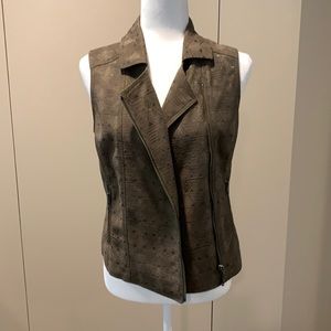 HINGE OLIVE TEXTURED VEST SIZE XS
